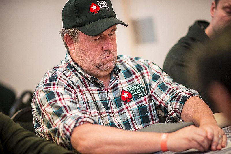 Chris Moneymaker trong trận đấu quyết định với Sam Farha